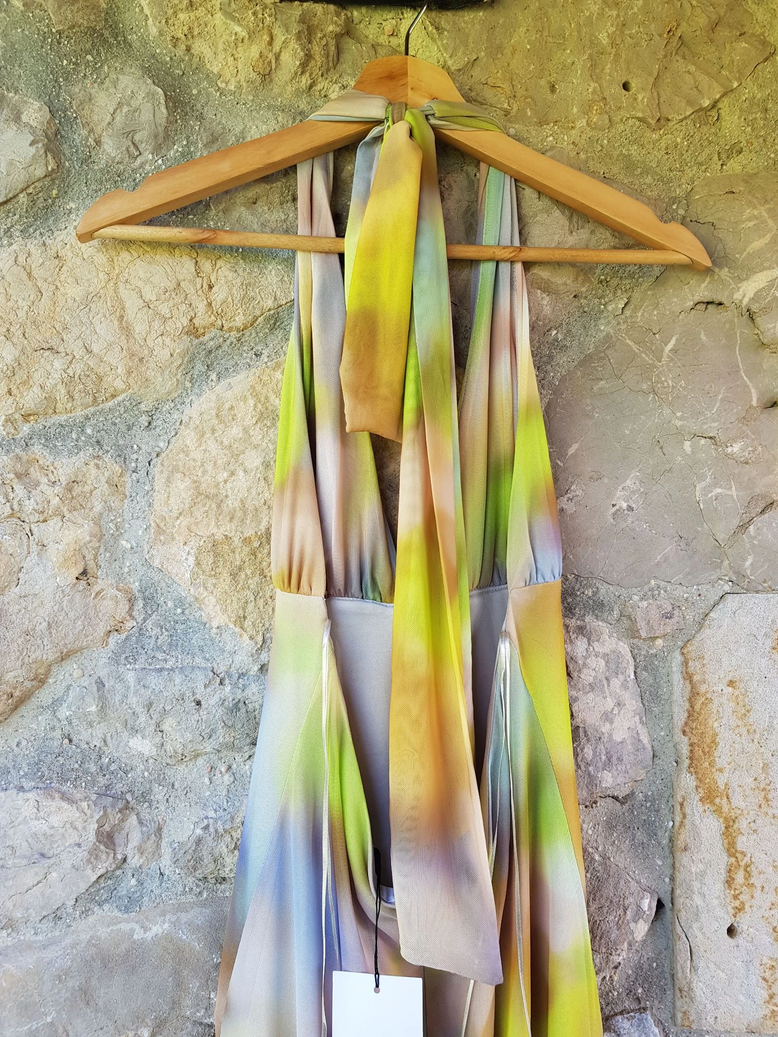 Vestido largo halter de tule multicolorido. Robe longo midi halter de tule Zara – photo 8